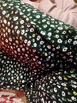 Snapshot of Im_Cute chatting on 7, 1, 2025 Im Cute online show from 7, 1, 2025