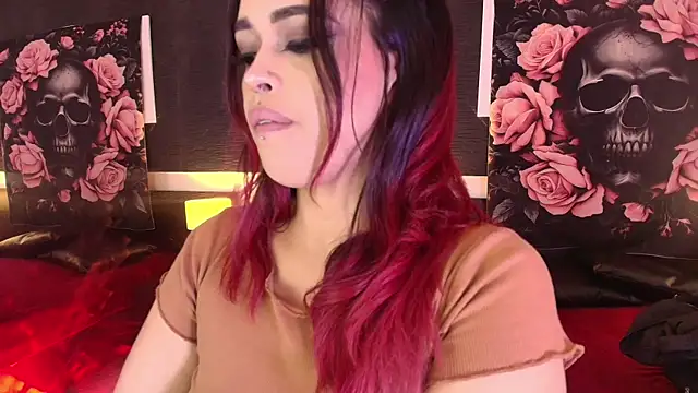 EvaaFoxxy1 online show from 5, 4, 2026