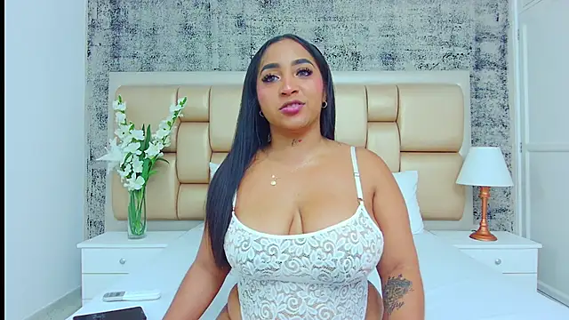 KateVenegas online show from 8, 2, 2025