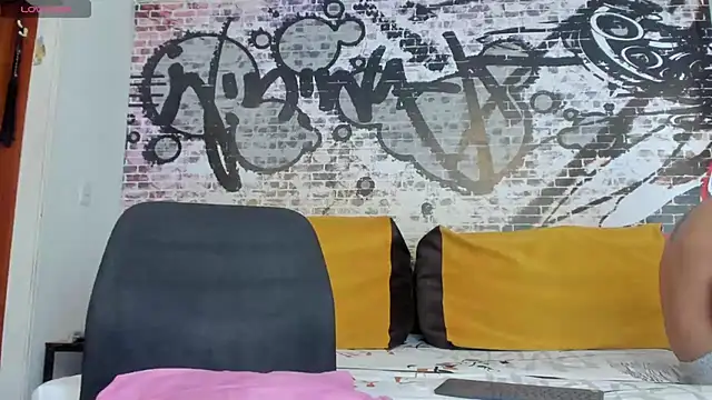 its me miley online show from 2, 3, 2025