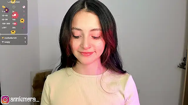 Snapshot of annie_mora chatting on 21, 2, 2025 annie mora online show from 21, 2, 2025