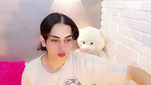 Daniela Pink  online show from 10, 10, 2025