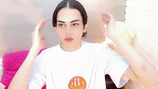 Daniela Pink  online show from 27, 10, 2025