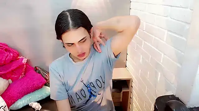 Daniela Pink  online show from 4, 11, 2025