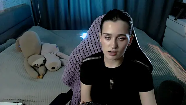 Snapshot of KiraYammy chatting on 16, 7, 2026 KiraYammy online show from 16, 7, 2026
