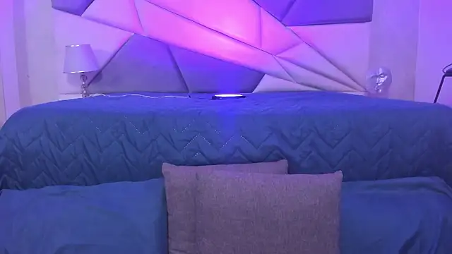 AnnyThompson  online show from 2, 1, 2025