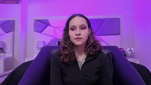 AnnyThompson  online show from 6, 3, 2025