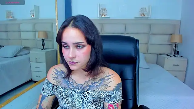 AnnyThompson  online show from 4, 10, 2025