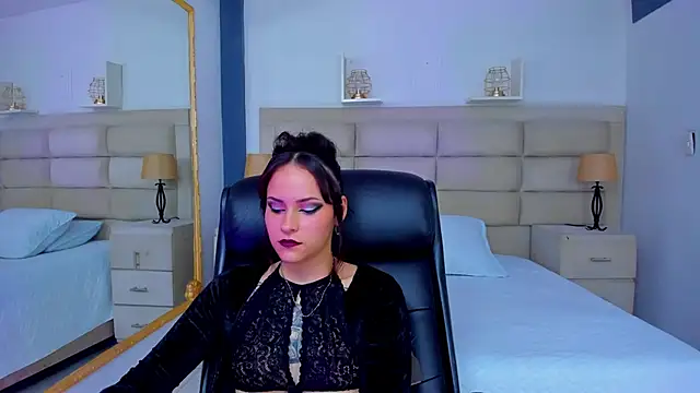 AnnyThompson  online show from 6, 11, 2025