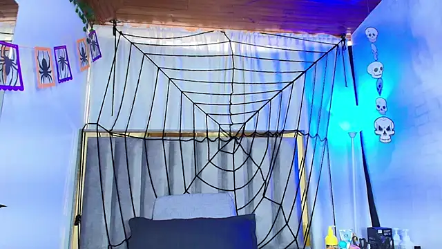 Snapshot of Zoe_Curvy chatting on 26, 10, 2025 Zoe Curvy online show from 26, 10, 2025