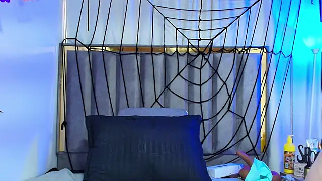 Snapshot of Zoe_Curvy chatting on 28, 10, 2025 Zoe Curvy online show from 28, 10, 2025