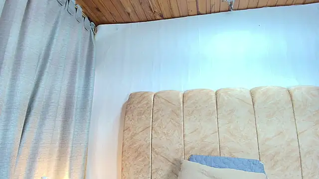 Snapshot of Zoe_Curvy chatting on 29, 11, 2025 Zoe Curvy online show from 29, 11, 2025