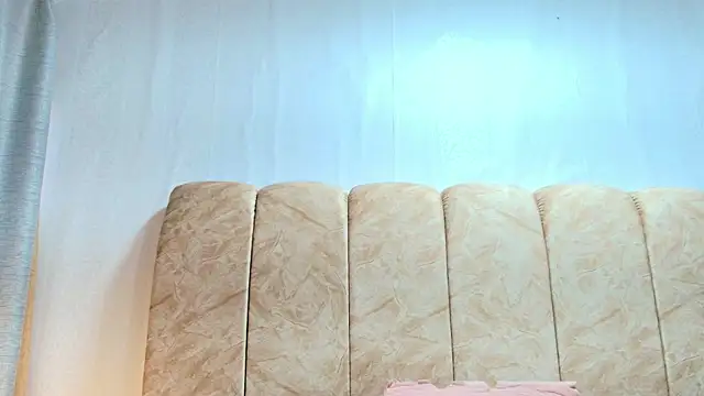 Snapshot of Zoe_Curvy chatting on 30, 11, 2025 Zoe Curvy online show from 30, 11, 2025