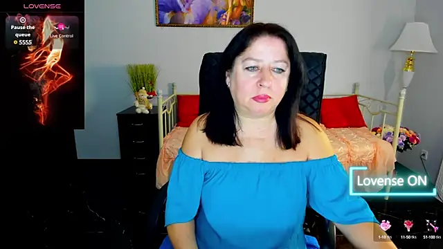 Julia Dean online show from 6, 1, 2025