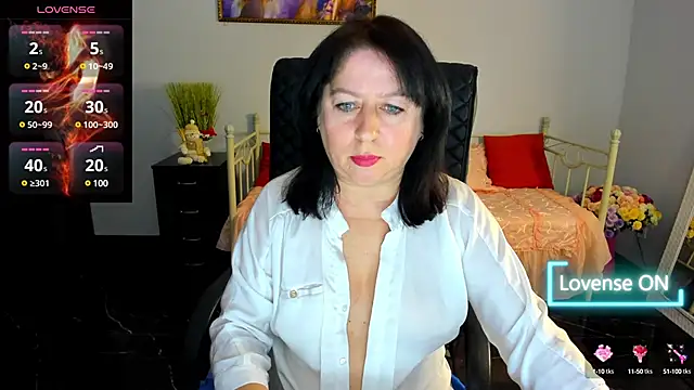 Julia Dean online show from 8, 2, 2025