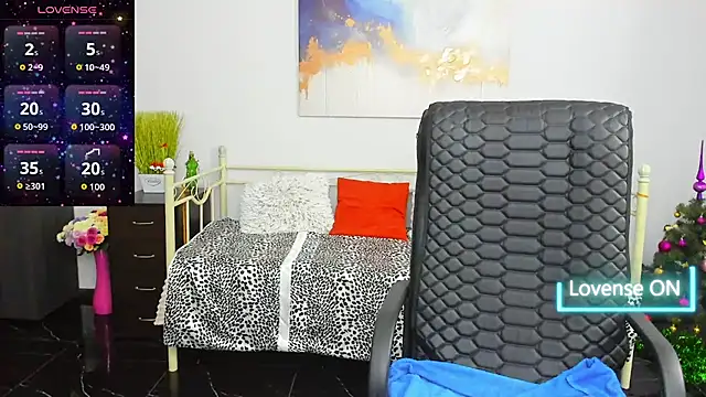 Julia Dean online show from 18, 12, 2025