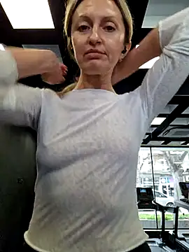 Miss    Mia  online show from 18, 3, 2025