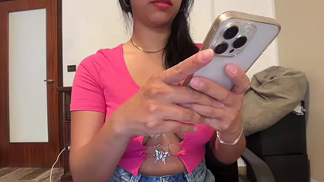 Snapshot of Dulce_latingirl chatting on 17, 5, 2026 Dulce latingirl online show from 17, 5, 2026