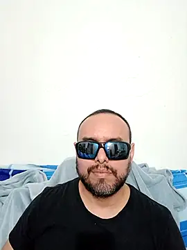 Snapshot of ElSunEagle chatting on 10, 6, 2026 ElSunEagle online show from 10, 6, 2026
