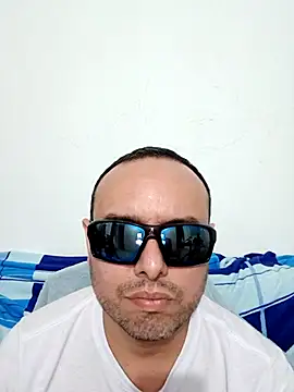 Snapshot of ElSunEagle chatting on 15, 6, 2026 ElSunEagle online show from 15, 6, 2026