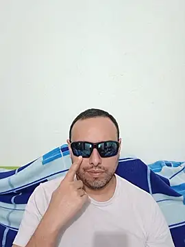 Snapshot of ElSunEagle chatting on 19, 6, 2026 ElSunEagle online show from 19, 6, 2026
