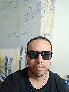 Snapshot of ElSunEagle chatting on 8, 7, 2026 ElSunEagle online show from 8, 7, 2026
