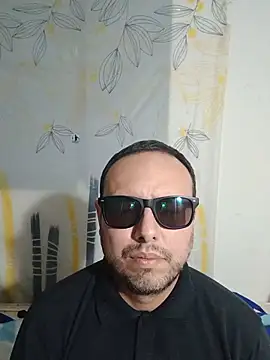 Snapshot of ElSunEagle chatting on 10, 7, 2026 ElSunEagle online show from 10, 7, 2026