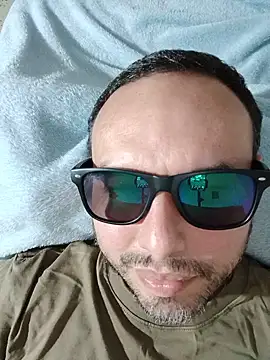 Snapshot of ElSunEagle chatting on 15, 7, 2026 ElSunEagle online show from 15, 7, 2026