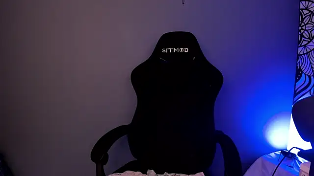 Snapshot of LouaneBourVip chatting on 11, 12, 2024 LouaneBourVip online show from 11, 12, 2024