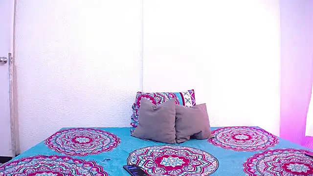 Snapshot of _joanne_and_oliver_ chatting on 25, 11, 2025 joanne and oliver online show from 25, 11, 2025