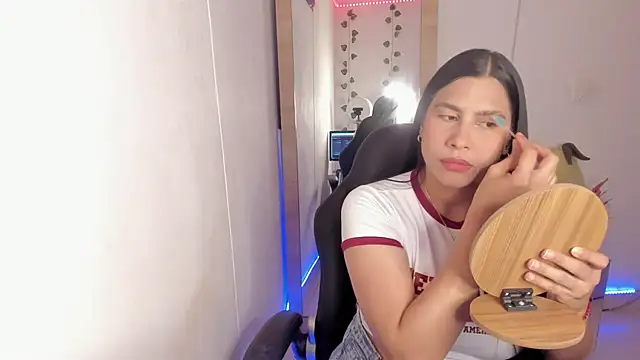 Snapshot of hellensexy chatting on 17, 12, 2024 hellensexy online show from 17, 12, 2024