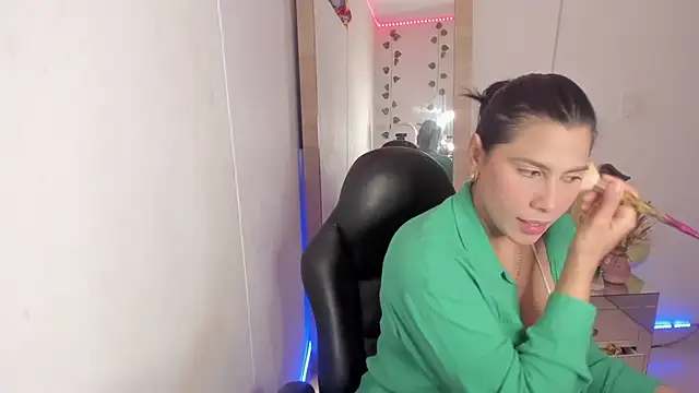 Snapshot of hellensexy chatting on 5, 1, 2025 hellensexy online show from 5, 1, 2025