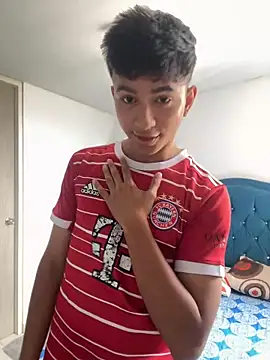 Leonarrrd 01 online show from 5, 2, 2025