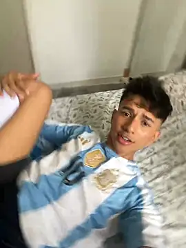 Leonarrrd 01 online show from 22, 2, 2025