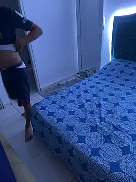 Leonarrrd 01 online show from 13, 3, 2025