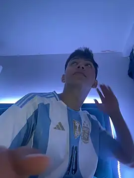 Leonarrrd 01 online show from 17, 3, 2025