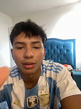 Leonarrrd 01 online show from 5, 10, 2025