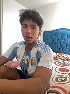 Leonarrrd 01 online show from 29, 10, 2025