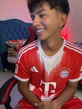 Leonarrrd 01 online show from 27, 4, 2026