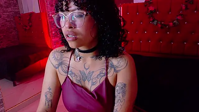 miahernadez303av online show from 15, 2, 2026