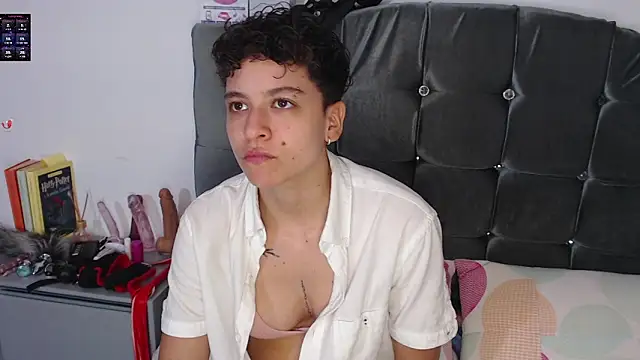 Antonella Cruz02 online show from 23, 4, 2026