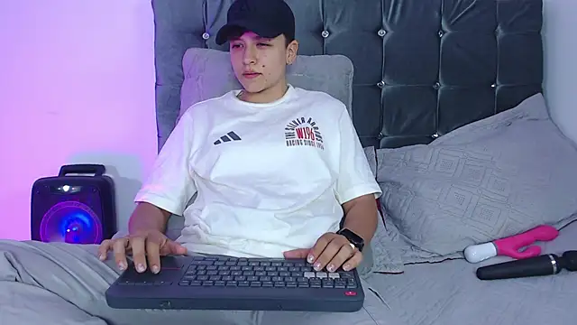 Antonella Cruz02 online show from 29, 7, 2026