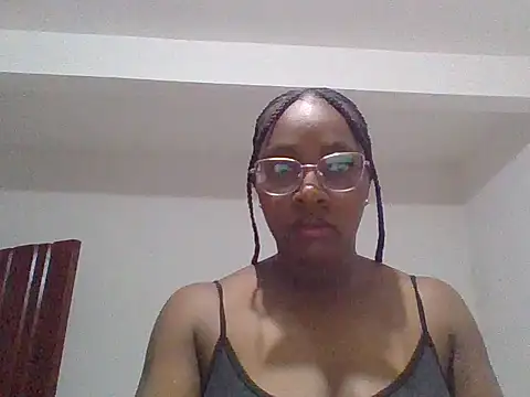 Snapshot of halana_heredia chatting on 14, 10, 2025 halana heredia online show from 14, 10, 2025