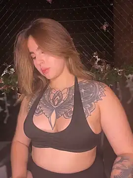 ValerieHilton online show from 17, 1, 2025