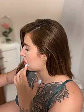 ValerieHilton online show from 20, 3, 2025