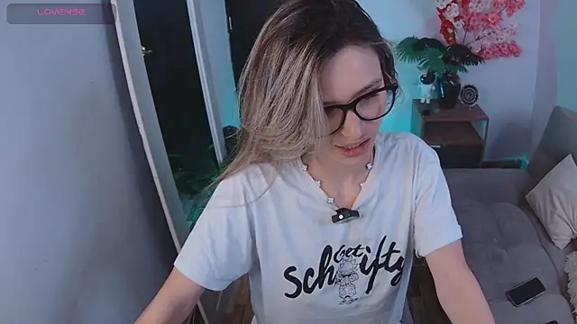 Lucy Princes online show from 30, 9, 2025