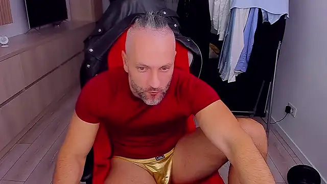 Snapshot of MarisMuscle chatting on 28, 10, 2025 MarisMuscle online show from 28, 10, 2025