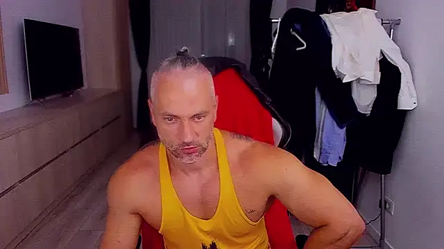 Snapshot of MarisMuscle chatting on 16, 7, 2026 MarisMuscle online show from 16, 7, 2026