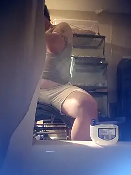 Snapshot of Buddy_Cuck chatting on 5, 11, 2025 Buddy Cuck online show from 5, 11, 2025