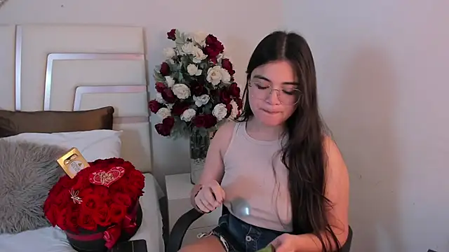 Snapshot of CamilaSofiia chatting on 15, 2, 2025 CamilaSofiia online show from 15, 2, 2025